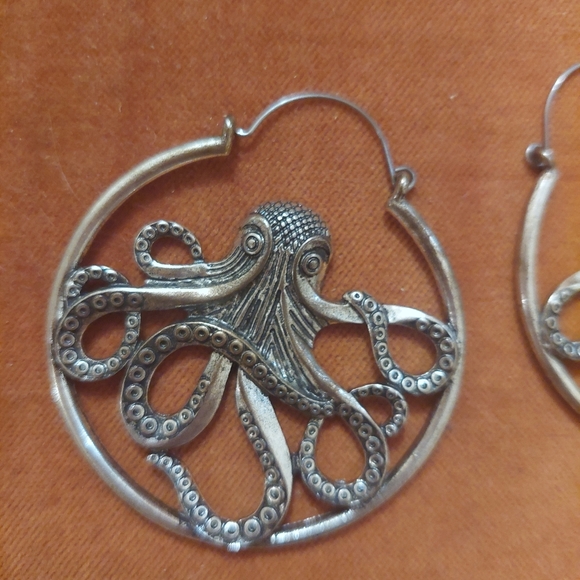 Octopus Kraken Hoop/ Weighted-hanger Earrings - Picture 2 of 2